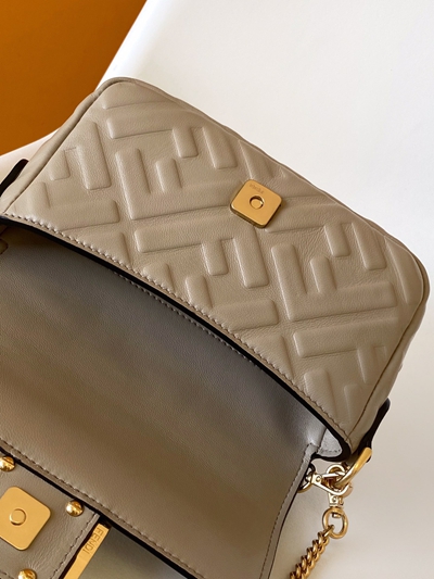 フェンディバッグ細部ディテール